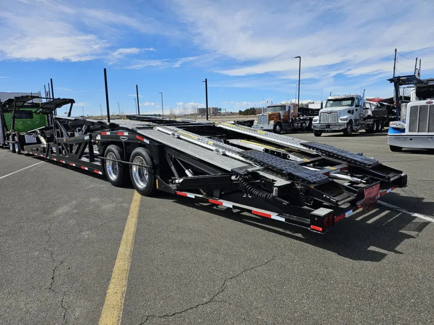 2023 Peterbilt 389 | Photo 27 of 34