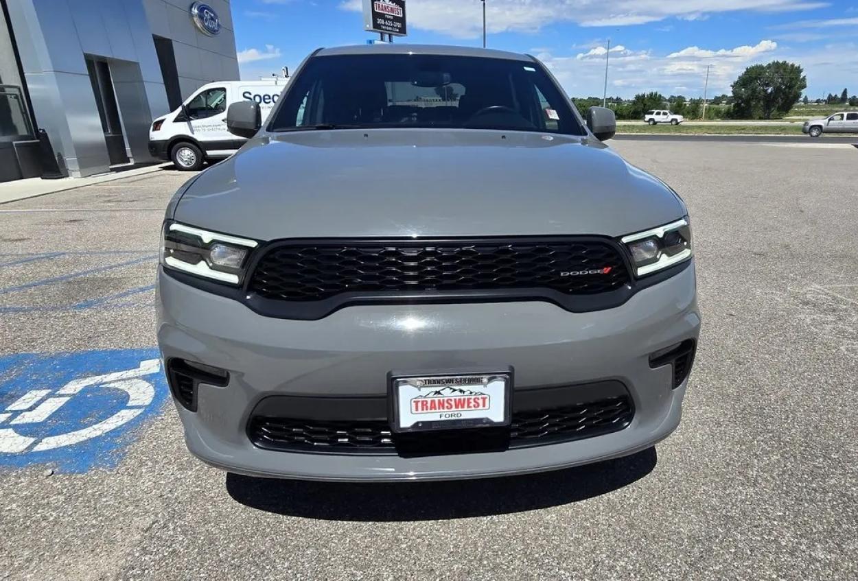 2022 Dodge Durango | Photo 2 of 30