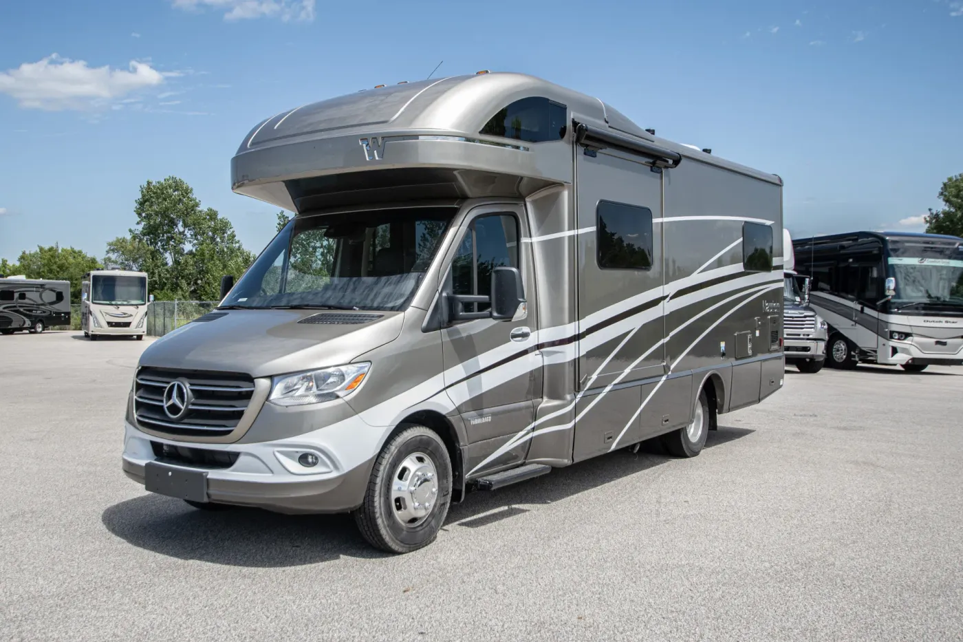 2025 Winnebago Navion 24V | Photo 4 of 17