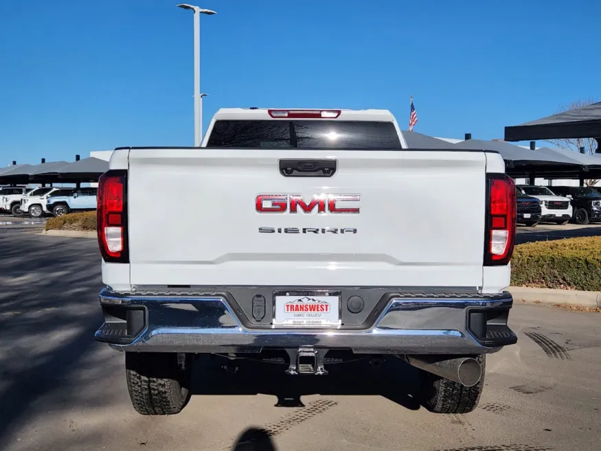 2025 GMC Sierra 3500HD Pro | Photo 13 of 29