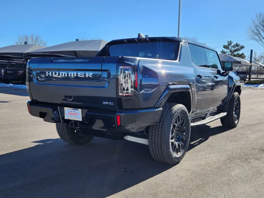 2025 GMC HUMMER EV Pickup 2X | Photo 2 of 30