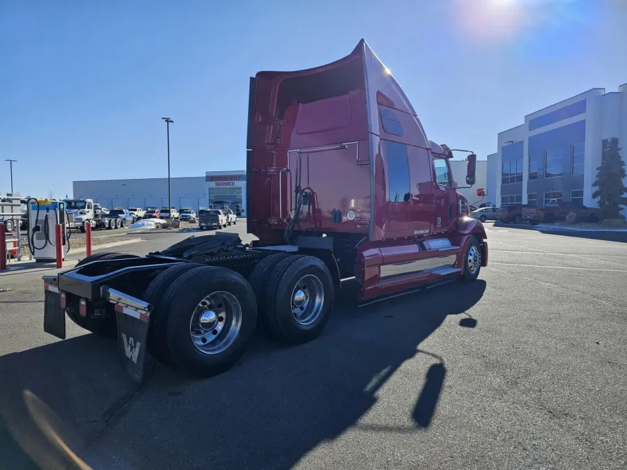 2020 Western Star 5700XE | Photo 7 of 18