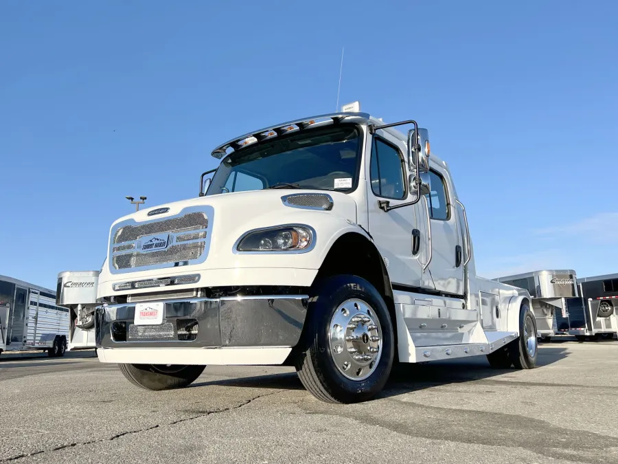 2023 Freightliner M2 106 Summit Hauler | Photo 26 of 27