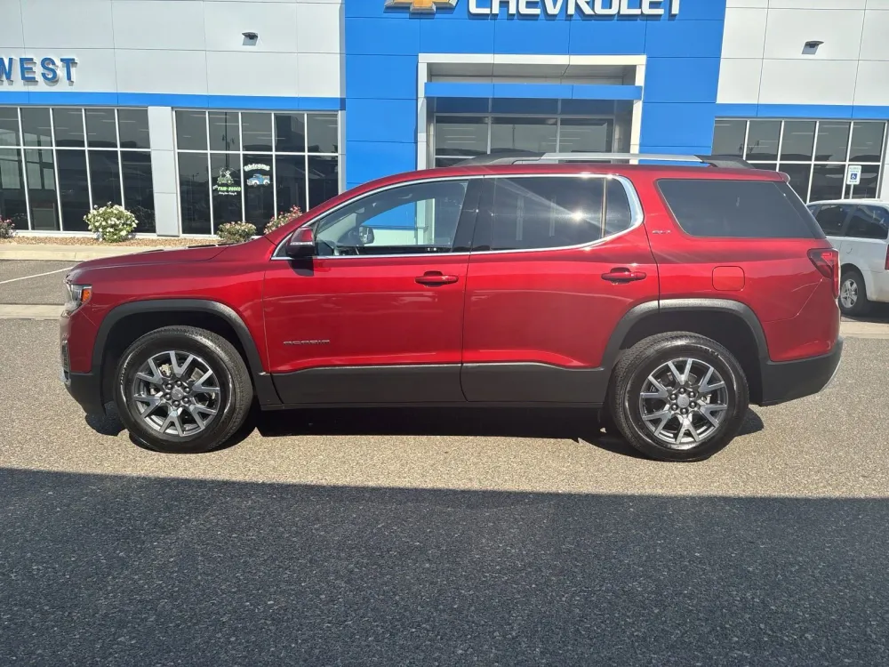 2023 GMC Acadia SLT