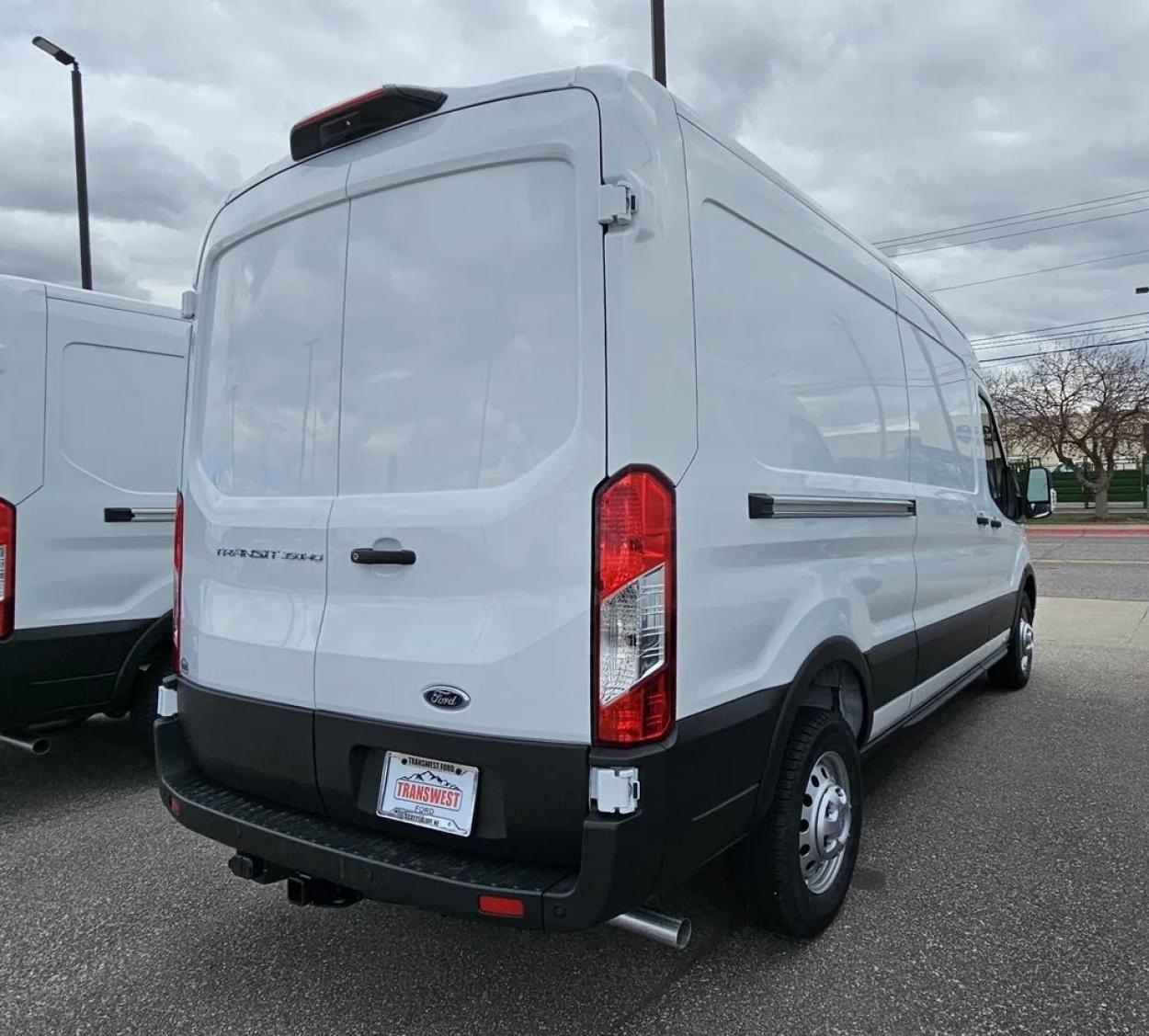 2023 Ford Transit-350 | Photo 4 of 19