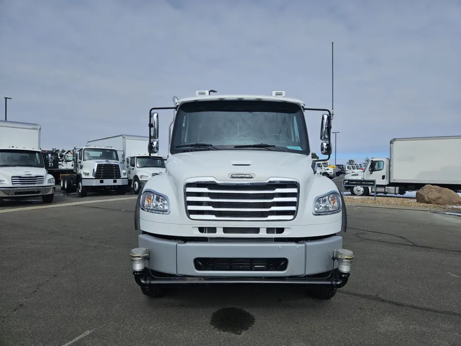 2025 Freightliner M2 106 | Photo 2 of 17