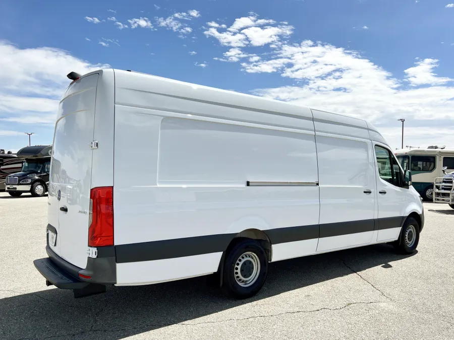 2022 Mercedes Benz Sprinter 2500 | Photo 6 of 20