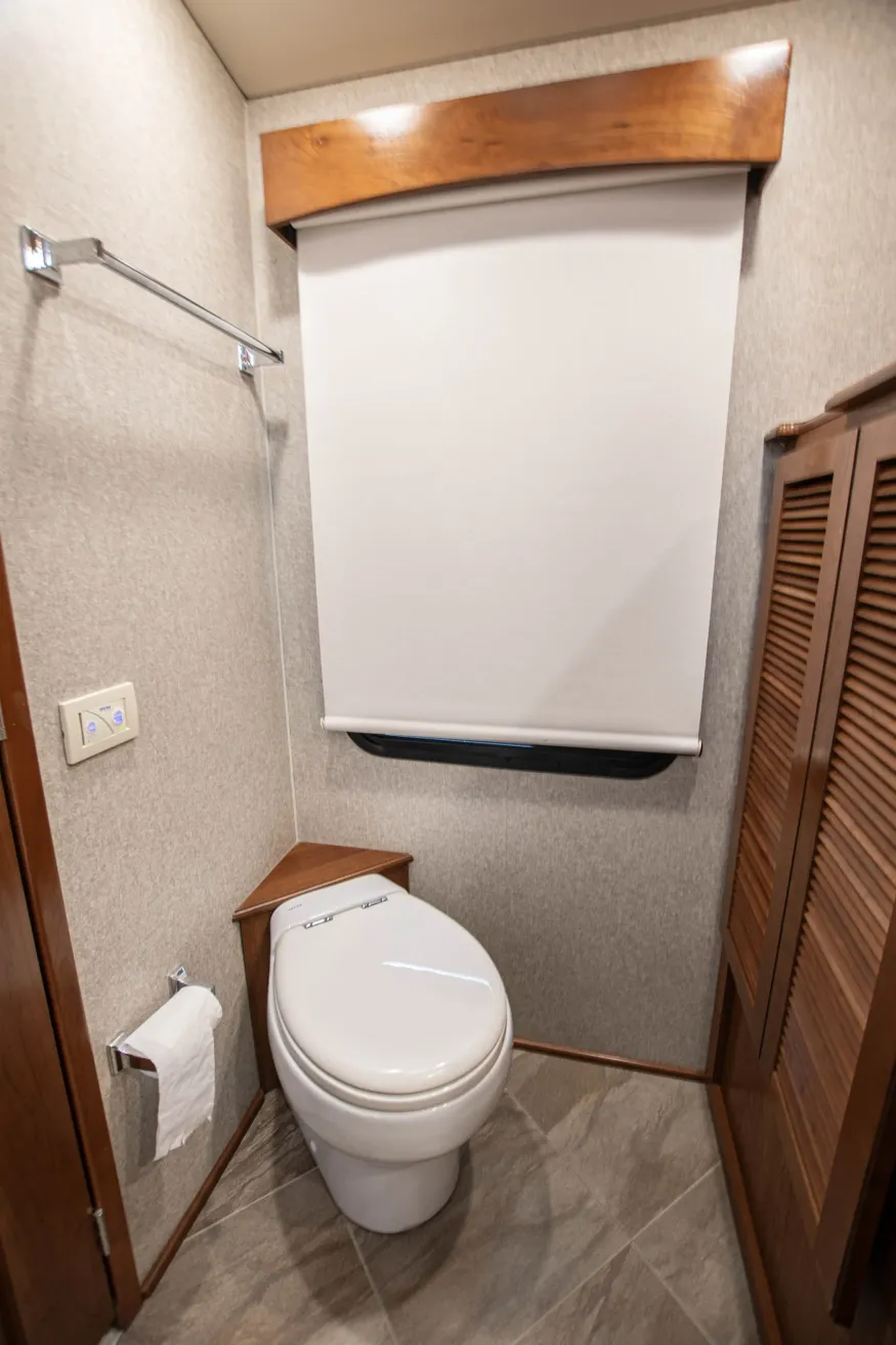 2019 Winnebago Forza 38W | Photo 26 of 28