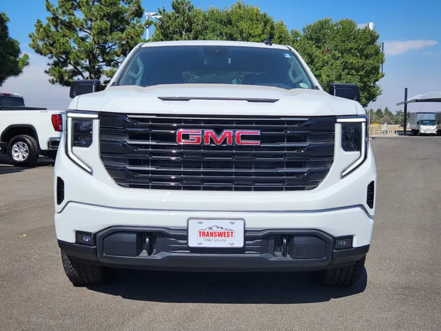 2025 GMC Sierra 1500 Elevation | Photo 4 of 30