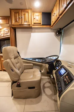 2014 Tiffin Phaeton 40 QTH | Thumbnail Photo 5 of 9