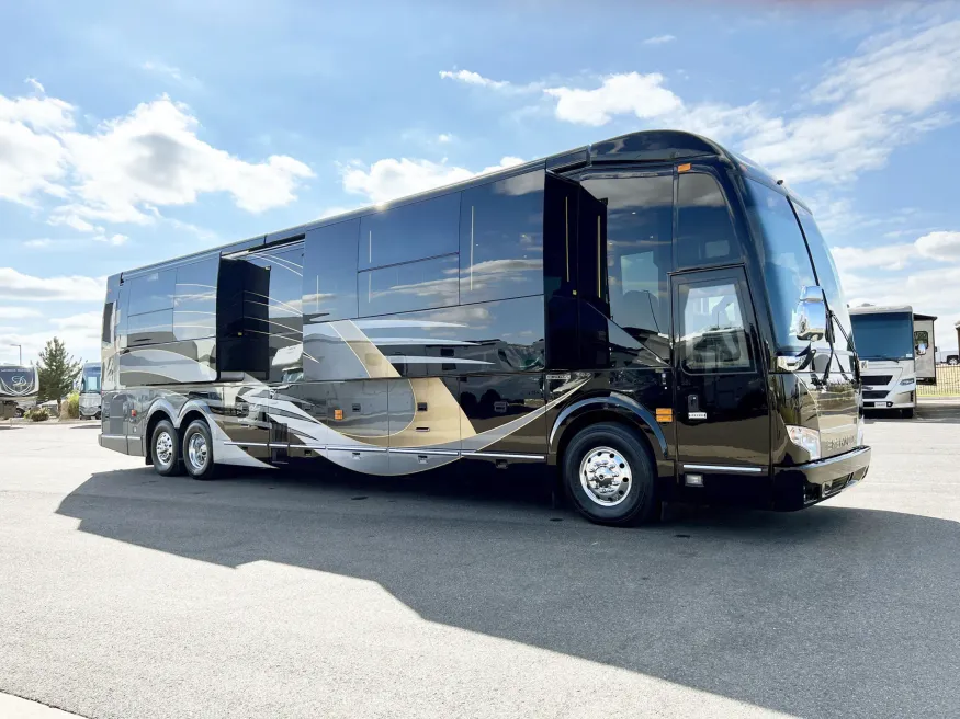 2023 Emerald Prevost H3-45 | Photo 1 of 47