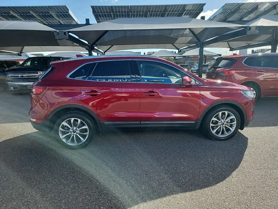 2017 Lincoln MKC Select | Photo 8 of 19