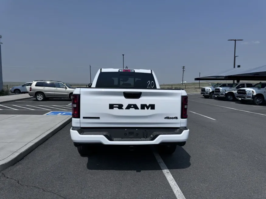 2025 RAM 1500 Big Horn | Photo 5 of 15