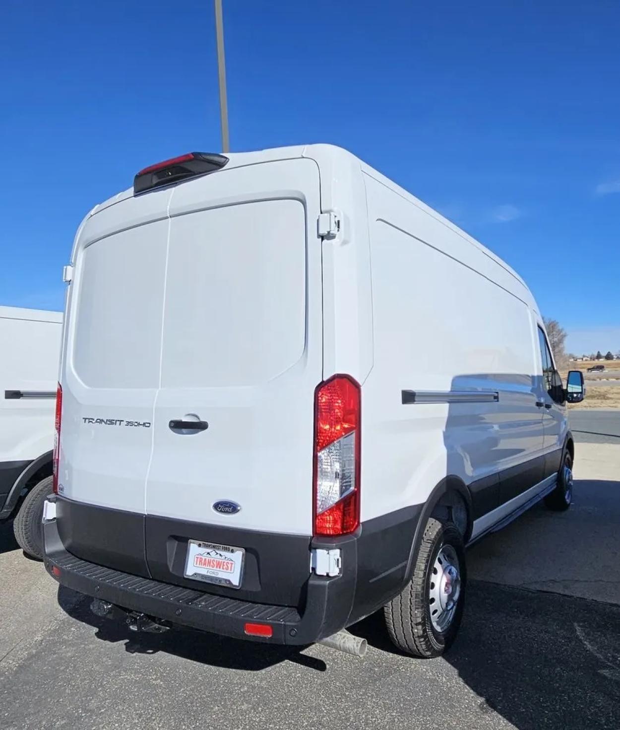 2023 Ford Transit-350 | Photo 5 of 23