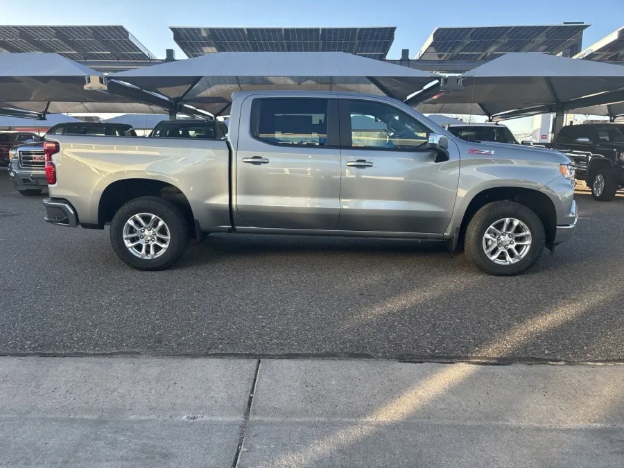 2025 Chevrolet Silverado 1500 LT | Photo 5 of 19