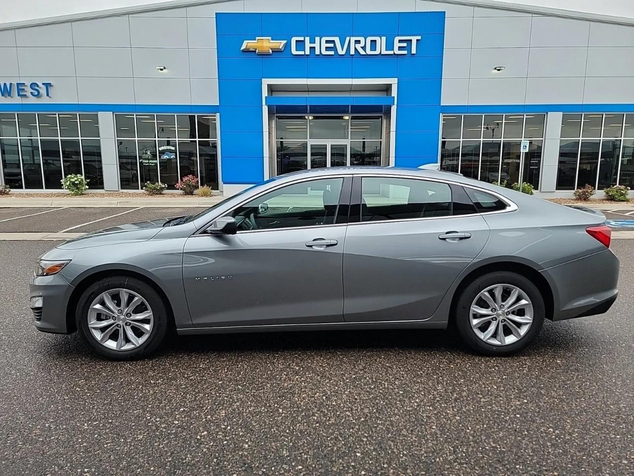 2024 Chevrolet Malibu LT | Photo 1 of 16