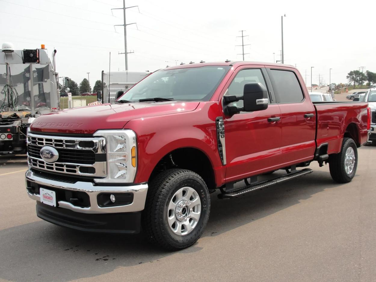 2024 Ford F-350 | Photo 1 of 18