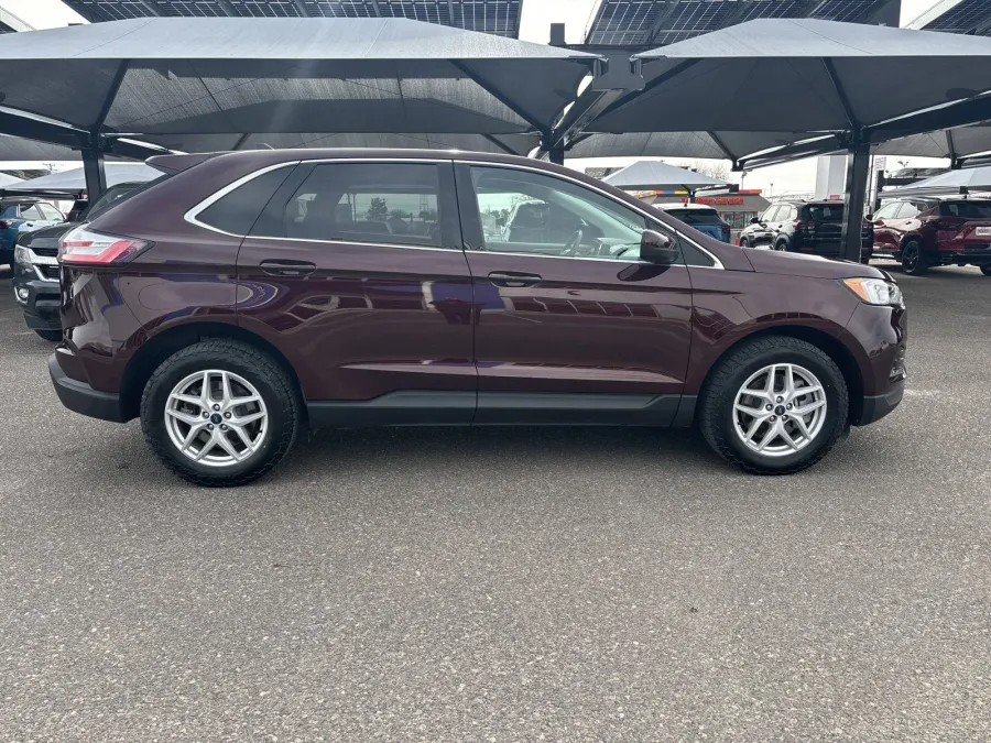 2022 Ford Edge SEL | Photo 5 of 20