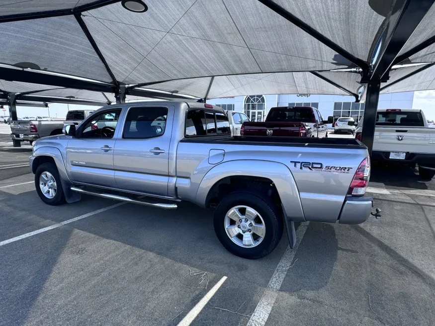 2015 Toyota Tacoma PreRunner | Photo 2 of 17