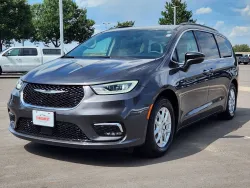 2022 Chrysler Pacifica Touring L | Thumbnail Photo 3 of 27