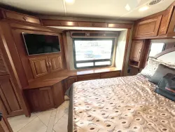 2016 Winnebago Journey 36M | Thumbnail Photo 17 of 29