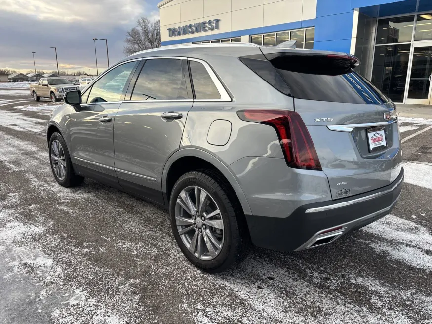 2024 Cadillac XT5 AWD Premium Luxury | Photo 2 of 22