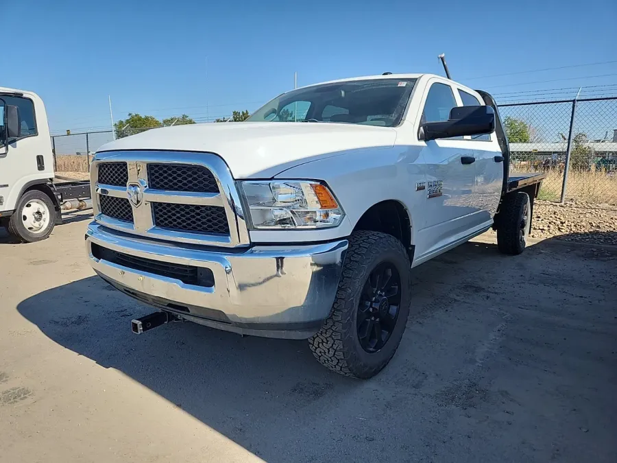 2016 RAM 2500 Tradesman | Photo 2 of 3