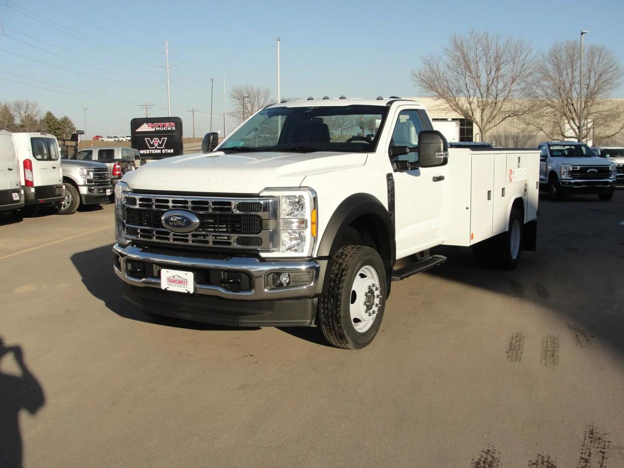 2023 Ford F-450 | Photo 1 of 10