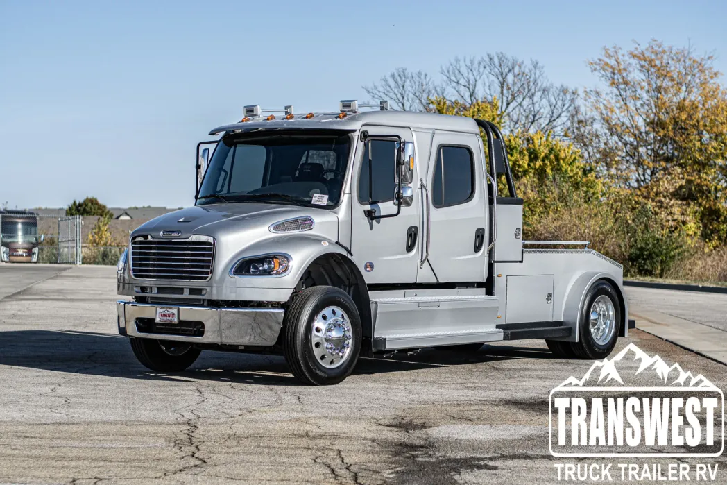 2023 Freightliner M2 106 Bolt 