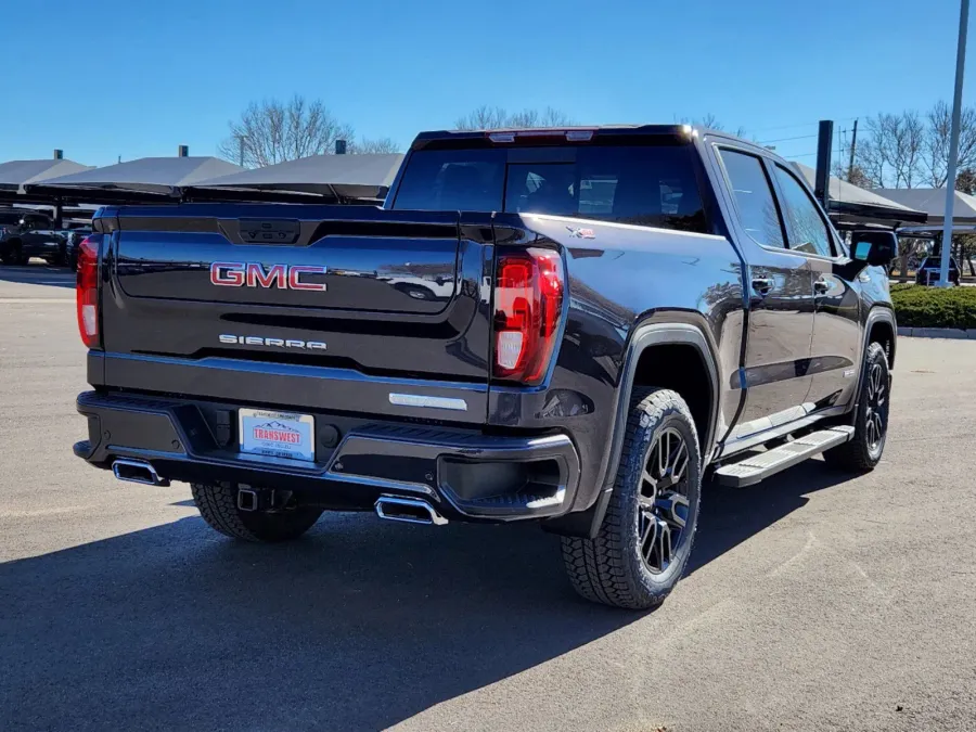 2025 GMC Sierra 1500 Elevation | Photo 2 of 31