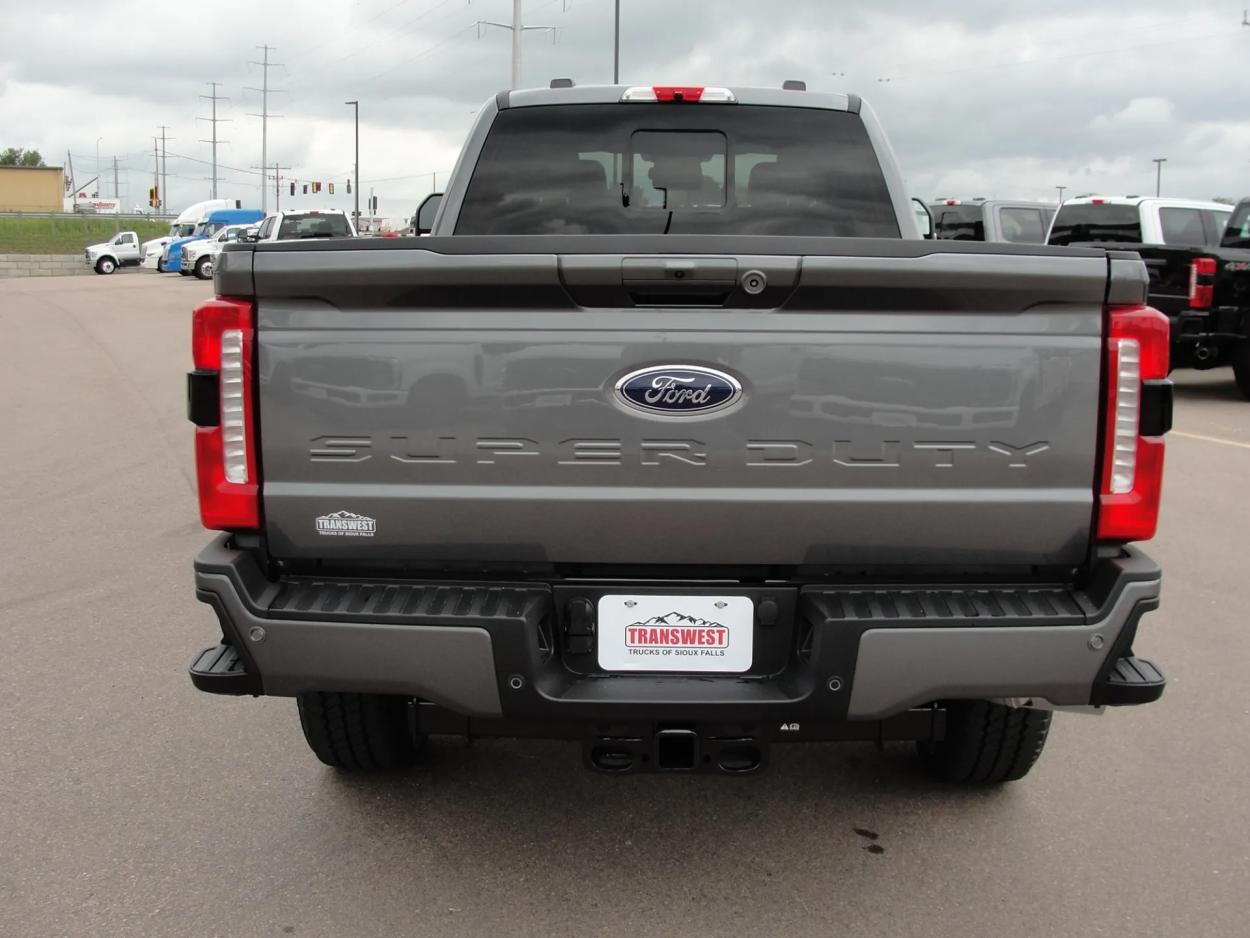 2024 Ford F-350 | Photo 4 of 20