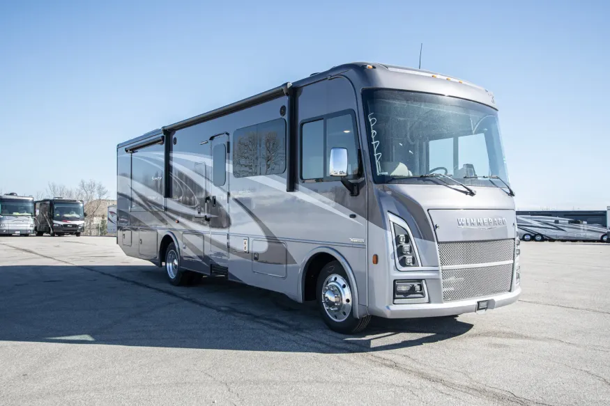 2024 Winnebago Sunstar 33K | Photo 7 of 12