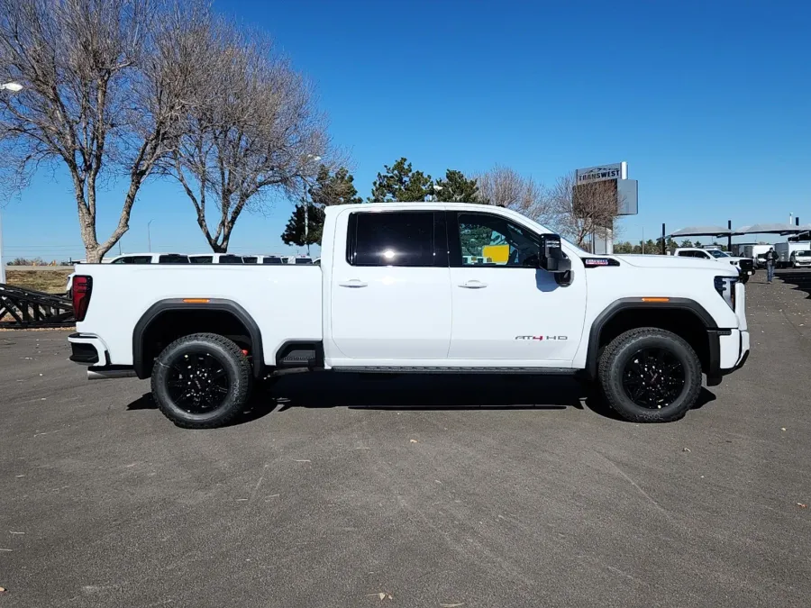 2025 GMC Sierra 2500HD AT4 | Photo 1 of 25