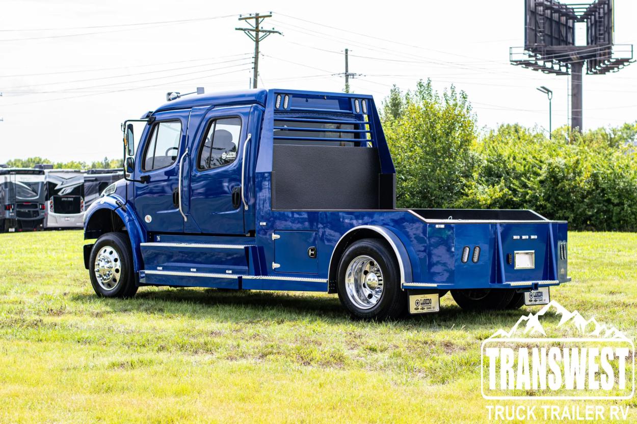 2023 Freightliner M2 106 Laredo | Photo 7 of 20