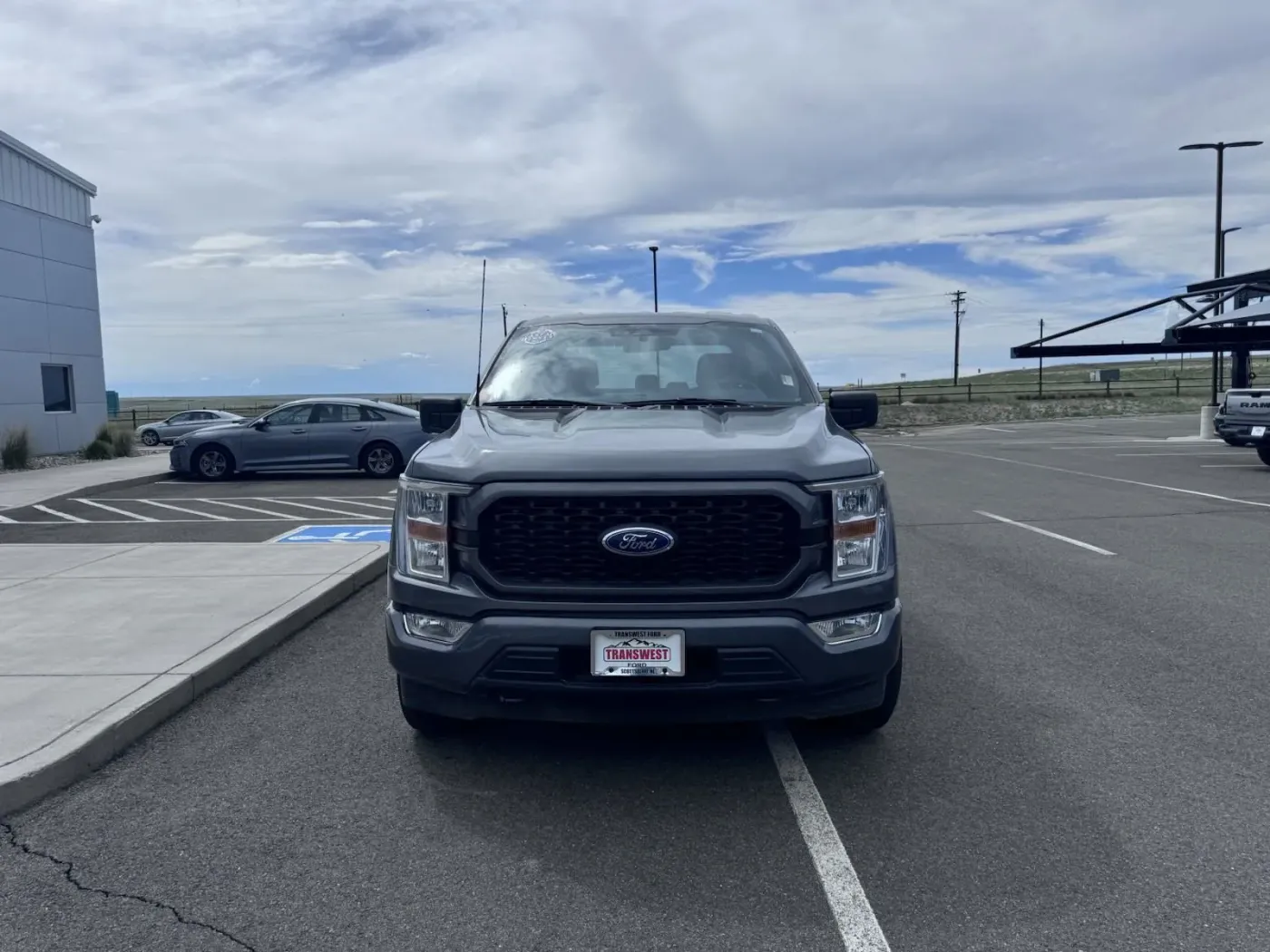 2022 Ford F-150 | Photo 2 of 17