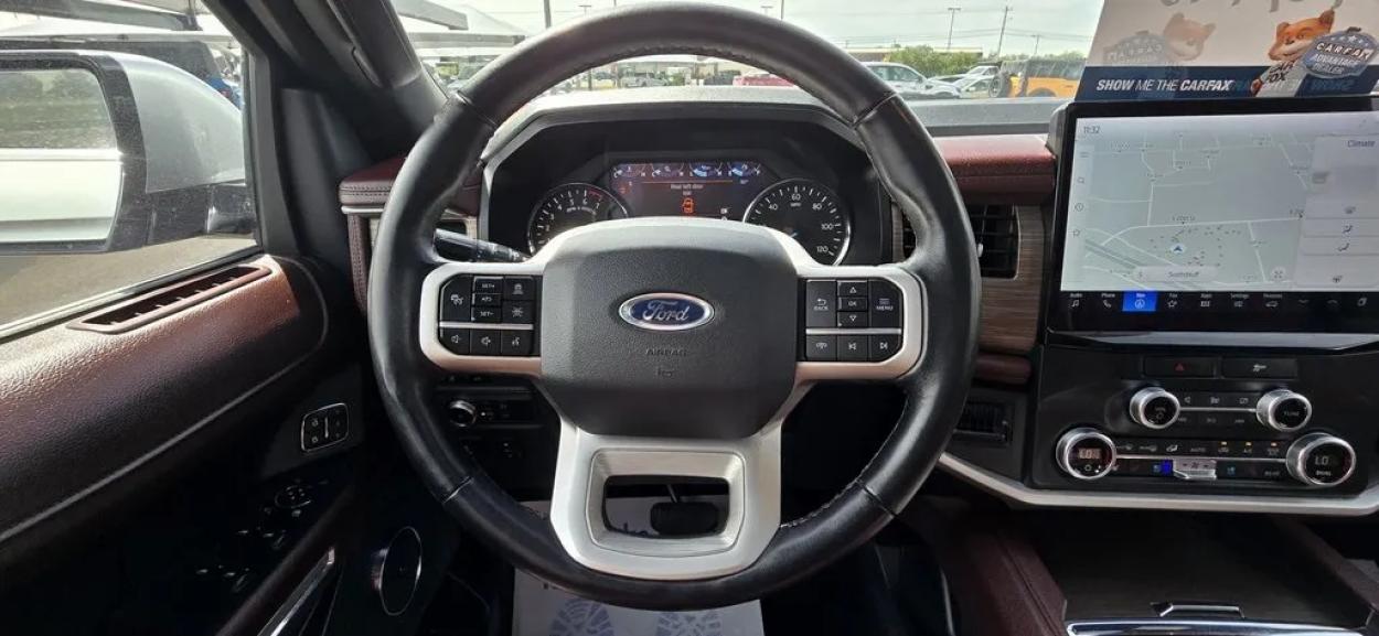 2022 Ford Expedition Max | Photo 17 of 35