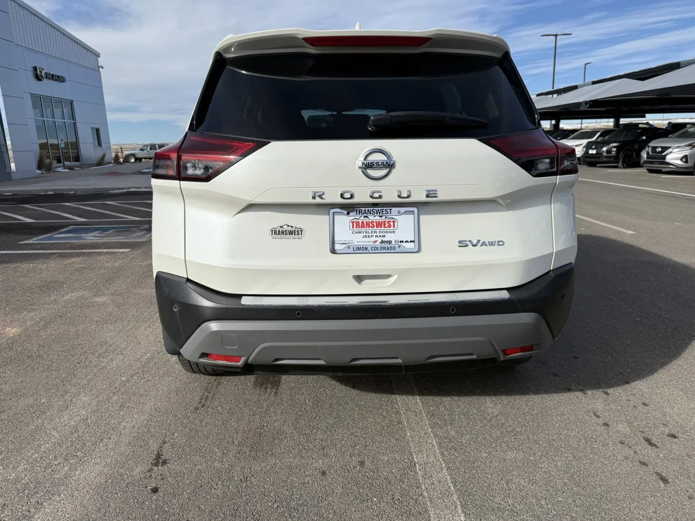 2021 Nissan Rogue SV | Photo 3 of 16