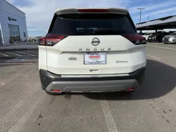 2021 Nissan Rogue SV | Thumbnail Photo 3 of 16