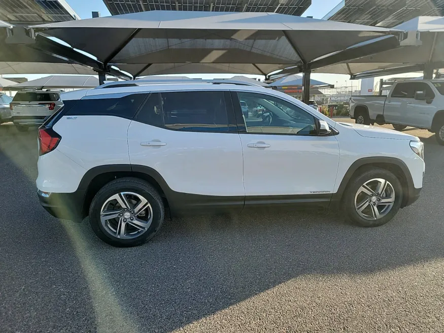 2019 GMC Terrain SLT | Photo 7 of 18