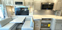 2023 Newmar Ventana 4068 | Thumbnail Photo 7 of 29