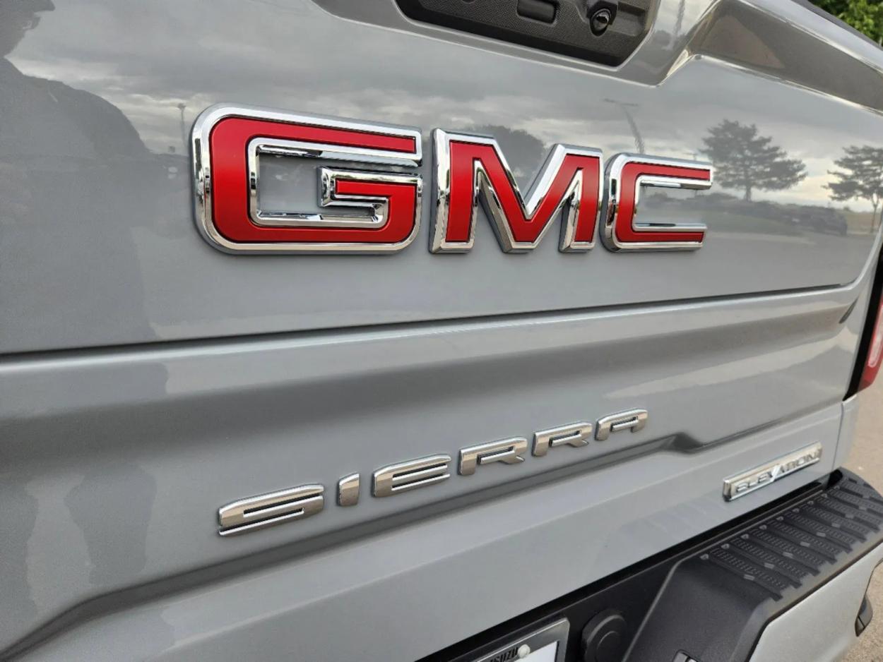 2024 GMC Sierra 1500 Elevation | Photo 13 of 27