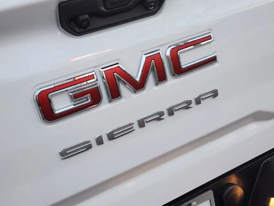 2025 GMC Sierra 3500HD Pro | Photo 15 of 30