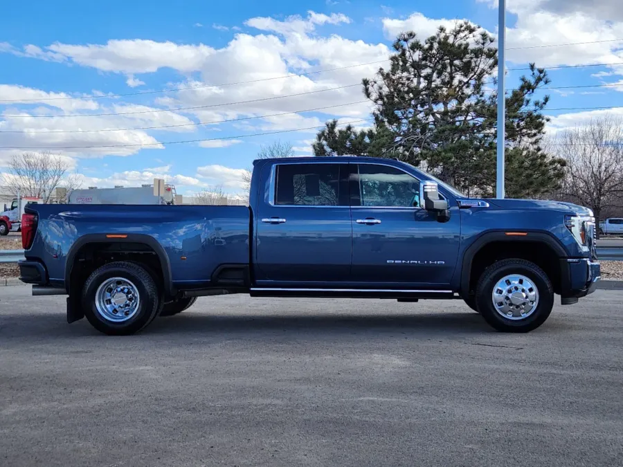 2024 GMC Sierra 3500HD Denali | Photo 1 of 34