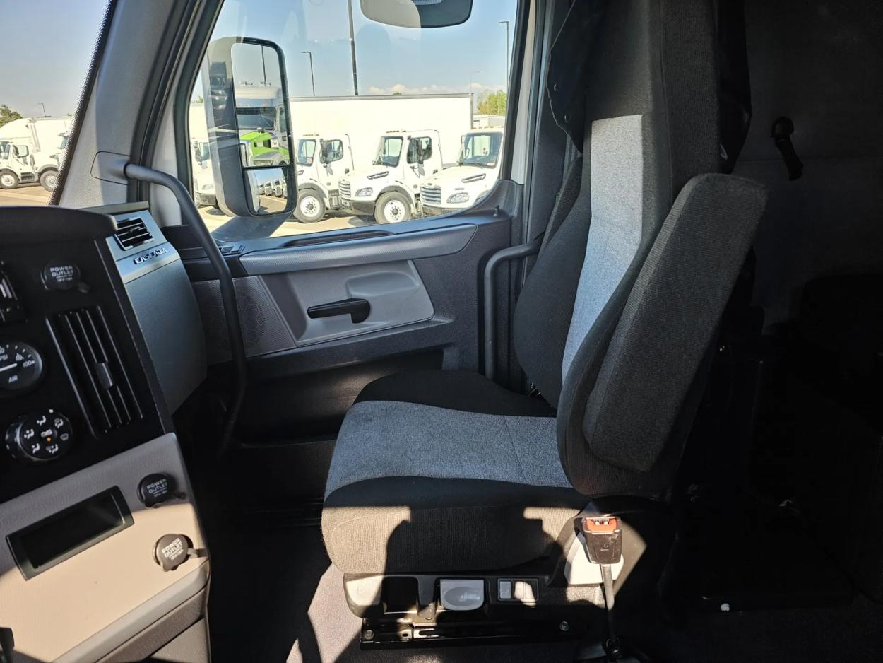 2021 Freightliner Cascadia 126 | Photo 16 of 22