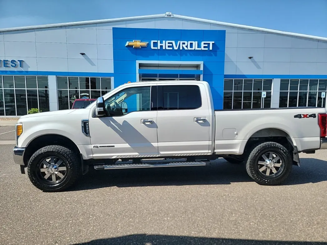 2017 Ford Super Duty F-350 SRW Lariat 