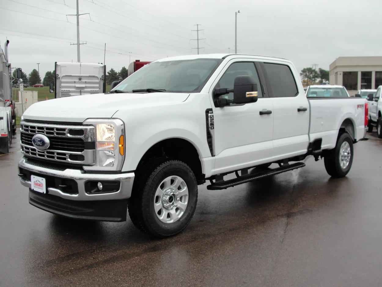 2024 Ford F-250 | Photo 1 of 18