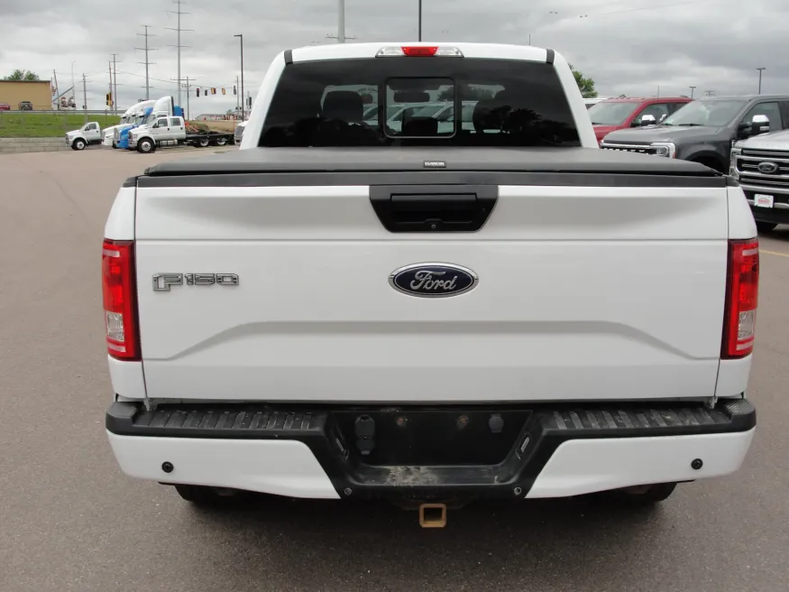 2016 Ford F-150 | Photo 4 of 21