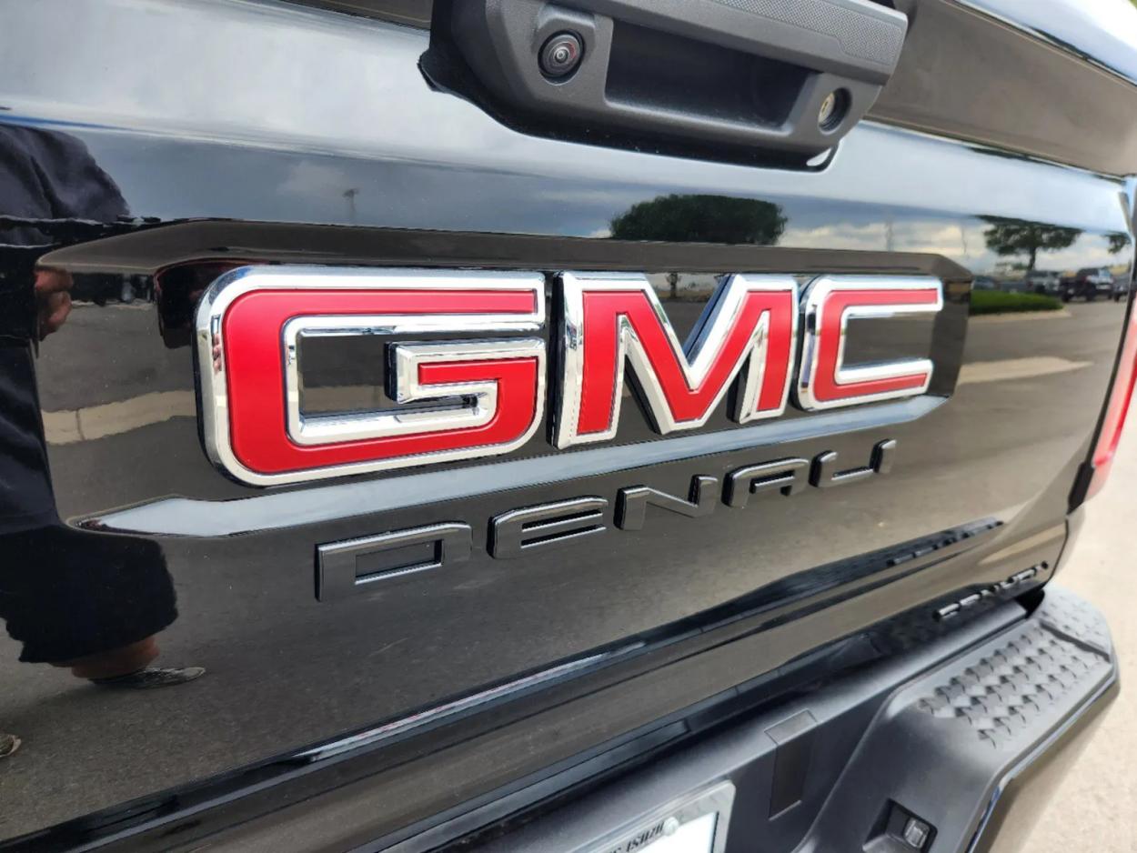 2024 GMC Canyon 4WD Denali | Photo 12 of 26