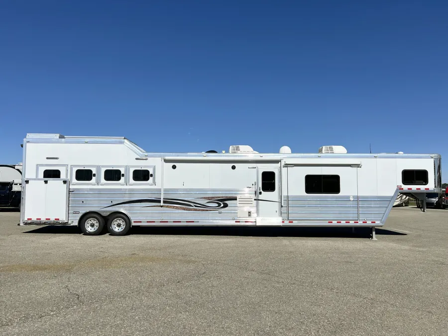 2014 Cimarron Norstar 4HLQ LQ | Photo 2 of 30