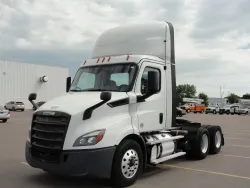 2019 Freightliner Cascadia | Thumbnail Photo 1 of 11